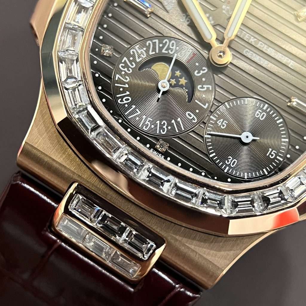 Dong-Ho-Patek-Philippe-Nautilus-5724-Vang-Khoi-18K-Kim-Cuong-Tu-Nhien-Che-Tac-Hong-Kong-40mm-3