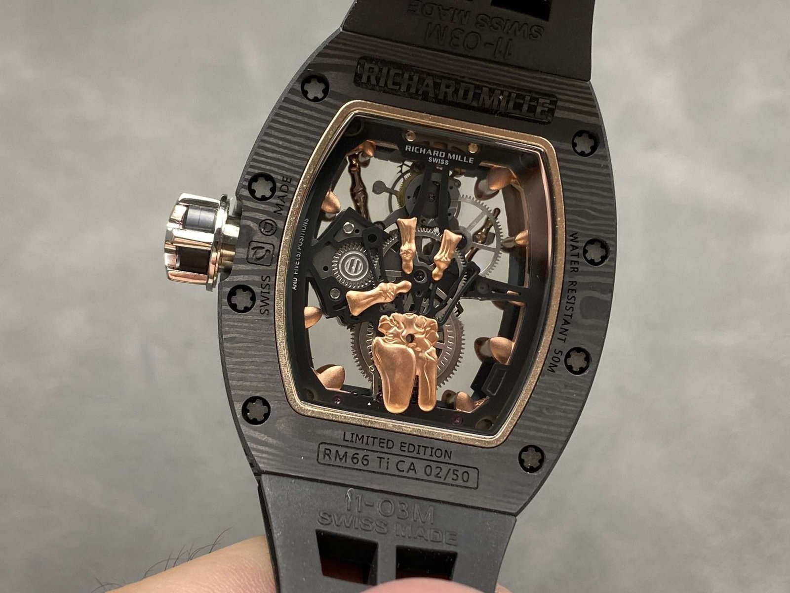 Dong-Ho-Richard-Mille-RM66-Che-Tac-Carbon-Sieu-Nhe-Boc-Vang-Hong-Tinh-Chinh-4