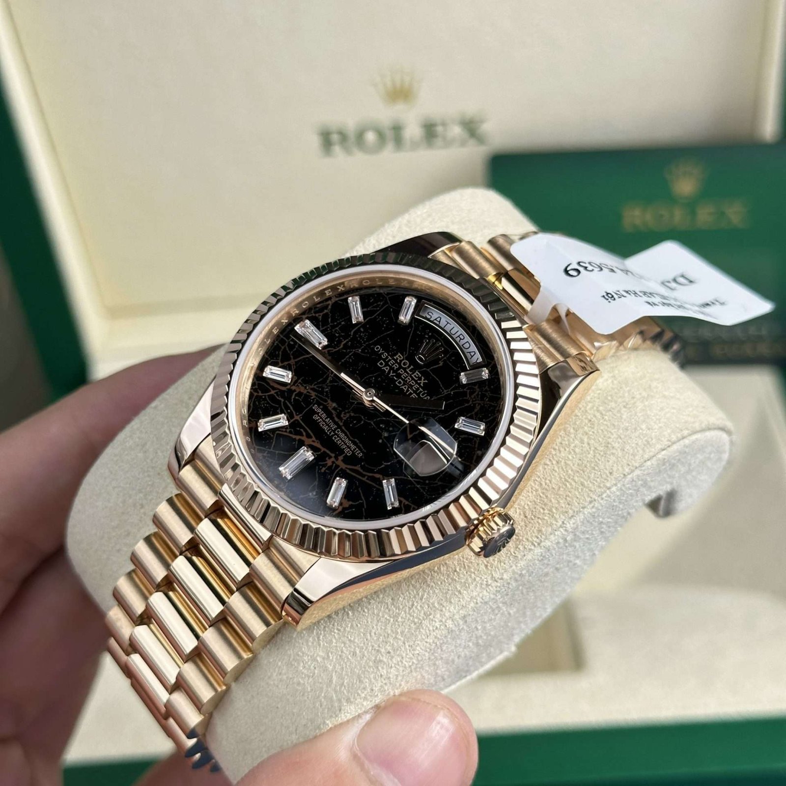 Dong-Ho-Rolex-Che-Tac-Boc-Vang-Day-Date-228235-Mat-Nham-Thach-Nha-May-GM-178-Grams-40mm-7.jpg