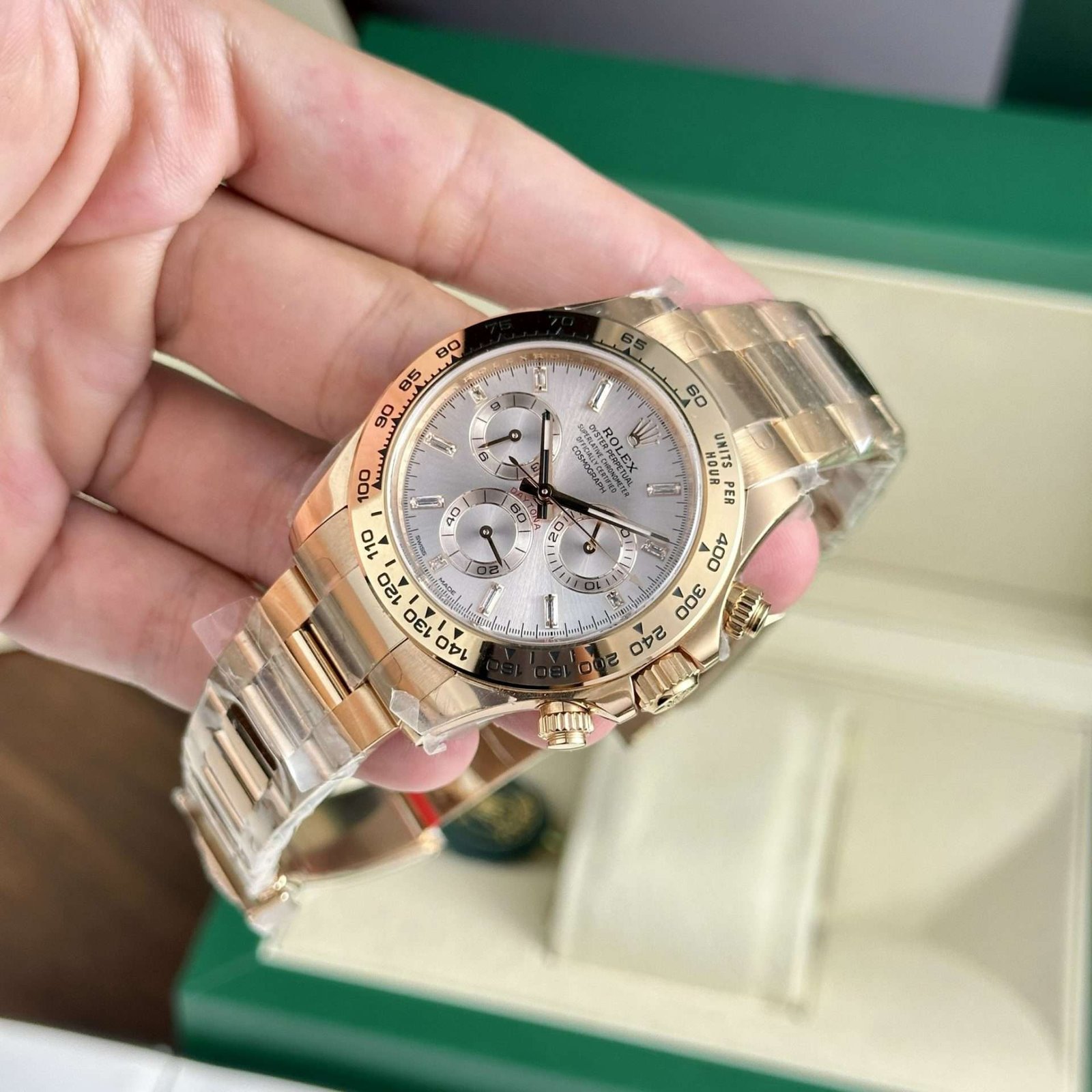 Dong-Ho-Rolex-Cosmograph-Daytona-116505-Che-Tac-Coc-So-Da-Baguette-Nha-May-Clean-40mm-6