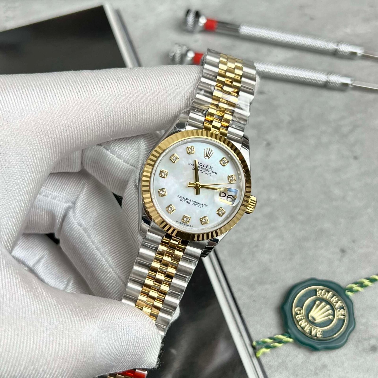 Dong-Ho-Rolex-DateJust-Mat-So-Xa-Cu-DemiGold-Fake-11-31mm-1-scaled