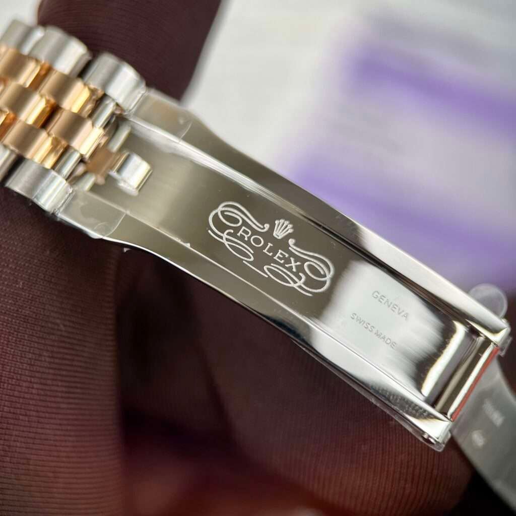 Dong-Ho-Rolex-DateJust-Nu-Boc-Vang-That-Mat-So-Mau-Nau-Nha-May-GM-31mm-4.jpg