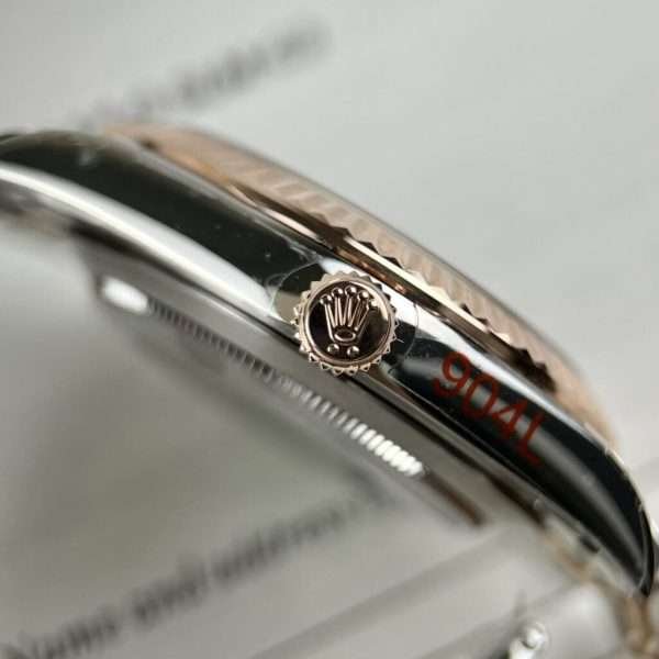 Dong-Ho-Rolex-DateJust-Nu-Boc-Vang-That-Mat-So-Mau-Nau-Nha-May-GM-31mm-6-600×600-1.jpg