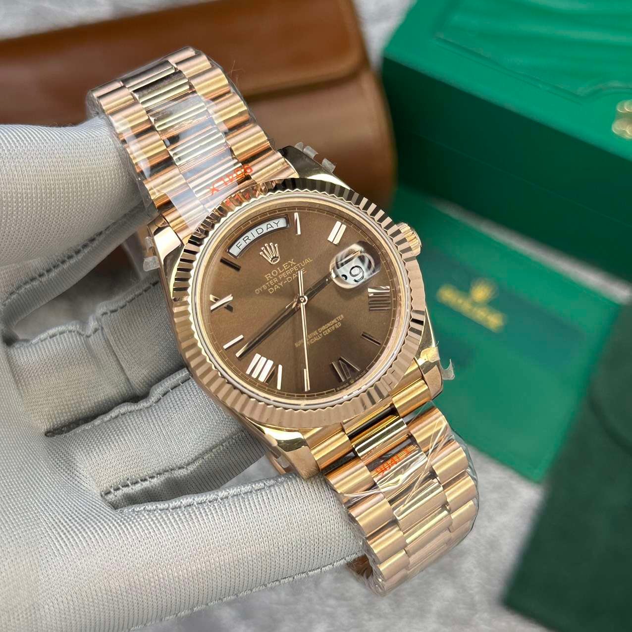 Dong-Ho-Rolex-Day-Date-228235-Rose-Gold-Mat-Chocolate-Rep-11-V2-GMF-40mm-4 (1)