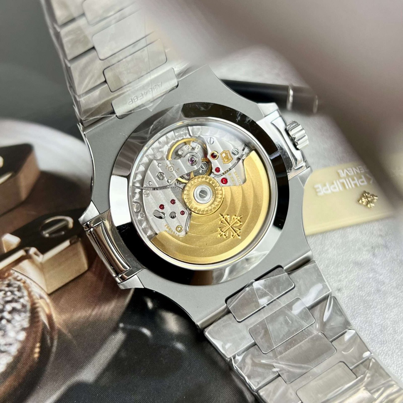 Patek-Philippe-Nautilus-5726-Rep-11-PPF-V2-Mat-Xanh-Tim-40-9