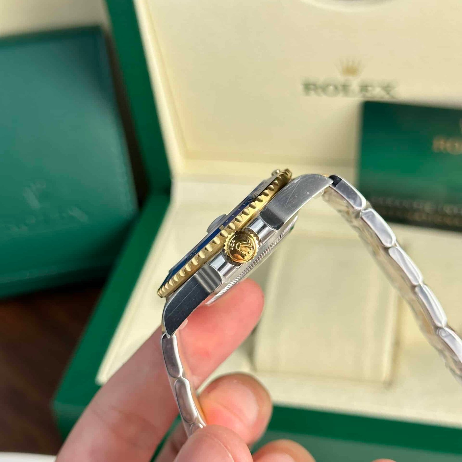 Rolex-Submariner-Date-126613LB-Two-Tone-Blue-Dial-8 (1)