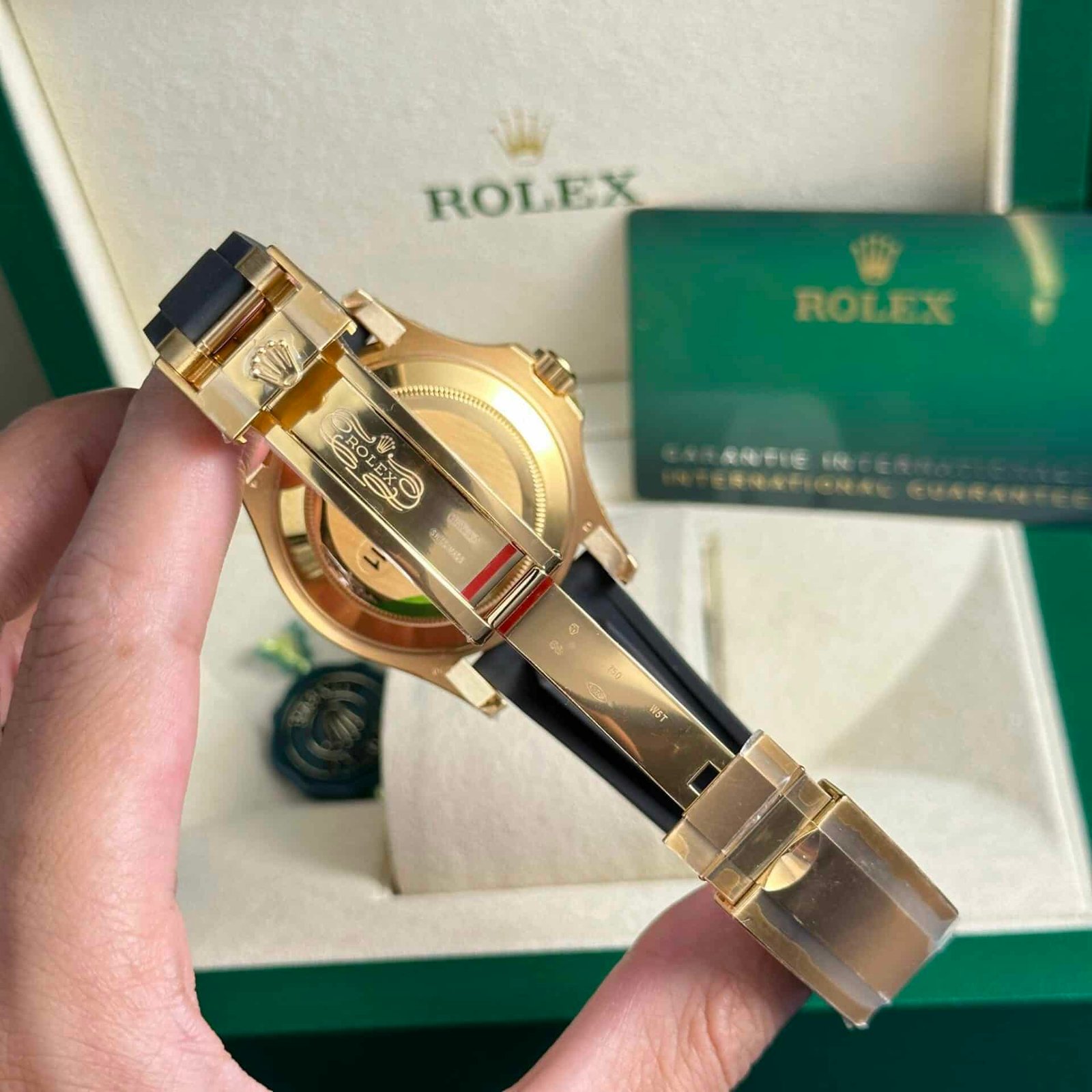 Rolex-Yacht-Master-226658-Yellow-Gold-Oysterflex-10 (2)