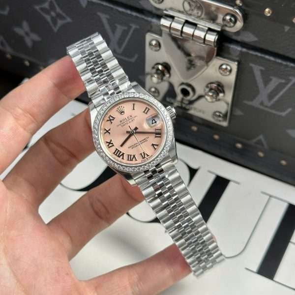 Dong-Ho-Nu-Rolex-DateJust-Replica-11-Mat-Hong-Vien-Dinh-Da-Nha-May-THB-31mm-12-600×600