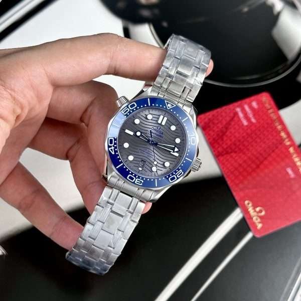 Dong-Ho-Omega-Seamaster-Diver-300M-Replica-11-Mat-So-Xam-VSF-2-600×600