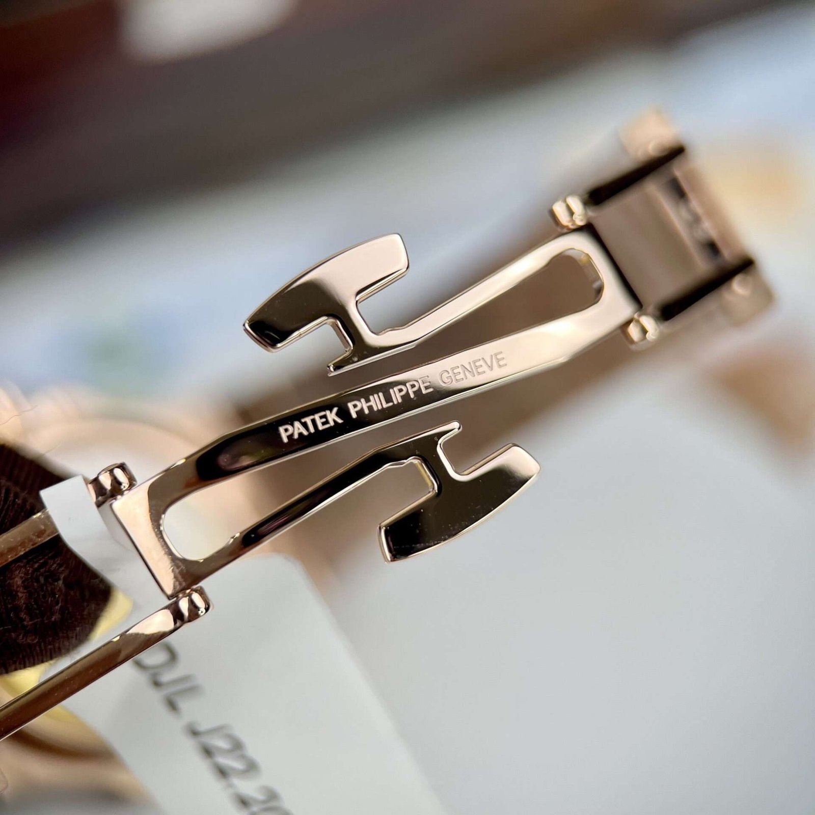 Dong-Ho-Patek-Philippe-Replica-11-2 (1)