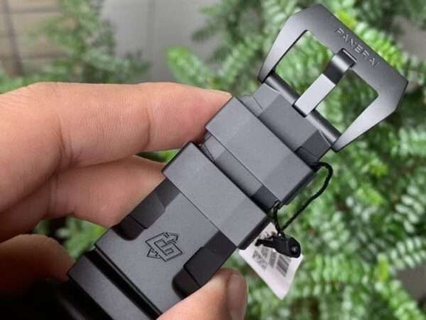 DONG-HO-PANERAI-SUBMERSIBLE-REPLICA-VO-CARBON-MAT-HOA-TIET-VAI-NHA-MAY-VS-47MM-1-600×451