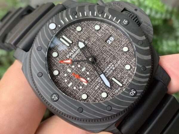 DONG-HO-PANERAI-SUBMERSIBLE-REPLICA-VO-CARBON-MAT-HOA-TIET-VAI-NHA-MAY-VS-47MM-5-600×451