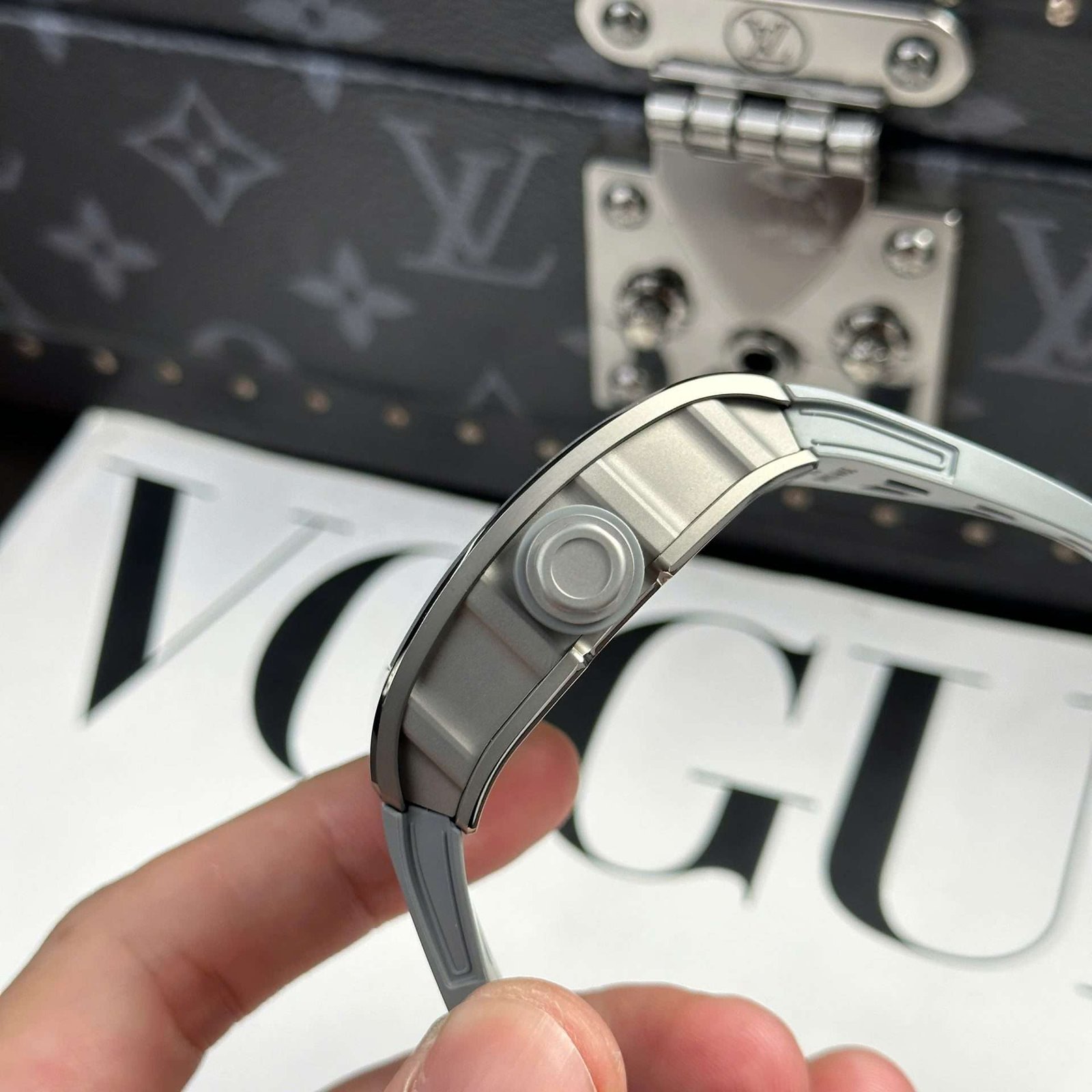 Dong-Ho-Richard-Mille-Replica-11-RM055-Bubba-Watson-Grey-Ceramic-Day-Cao-Su-Nha-May-ZF-42.7×49-10 (2)
