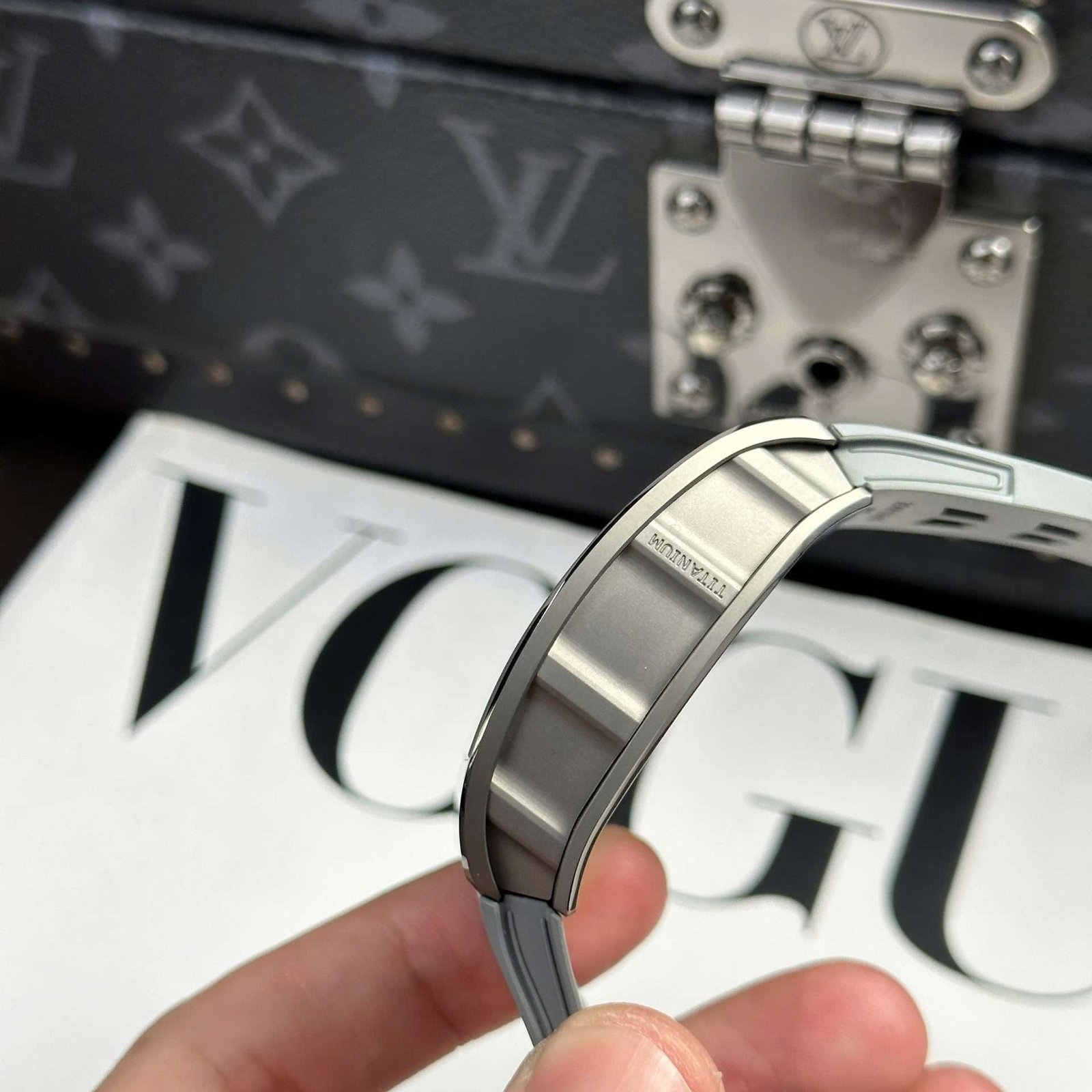 Dong-Ho-Richard-Mille-Replica-11-RM055-Bubba-Watson-Grey-Ceramic-Day-Cao-Su-Nha-May-ZF-42.7×49-11 (2)