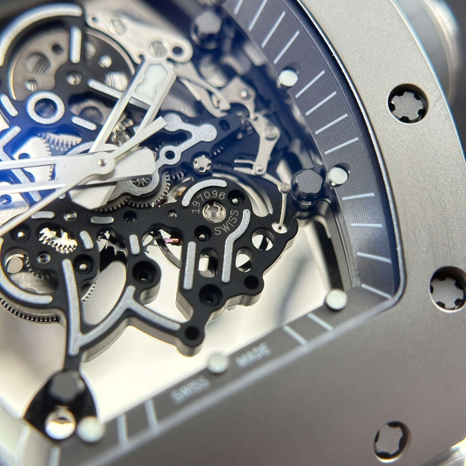 Dong-Ho-Richard-Mille-Replica-11-RM055-Bubba-Watson-Grey-Ceramic-Day-Cao-Su-Nha-May-ZF-42.7×49-5 (2)