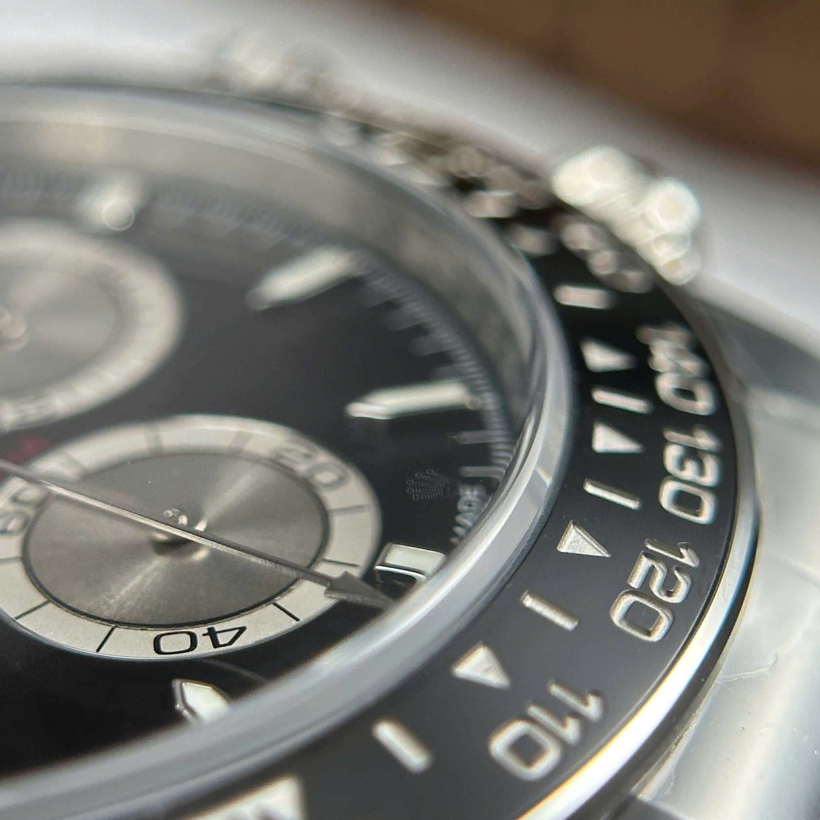 Dong-Ho-Rolex-Cosmograph-Daytona-126519LN-Replica-11-Day-Oysterflex-Xuong-Clean-40mm-7