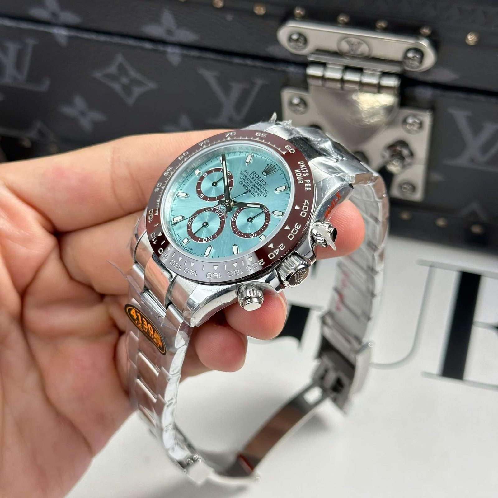 Dong-Ho-Rolex-Daytona-Ice-Blue-116506-Che-Tac-180-Grams-Nha-May-QF-Nam-40mm-11