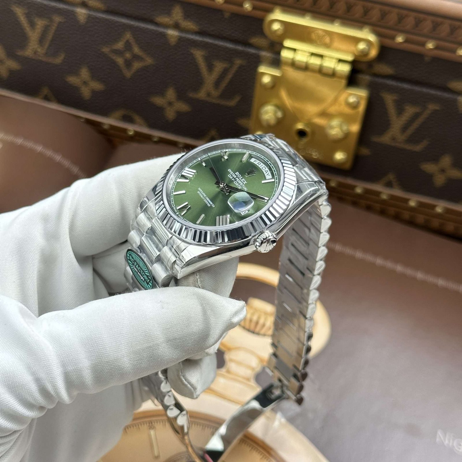 Dong-Ho-Rolex-Day-Date-Che-Tac-Mat-Xanh-La-Cay-Tinh-Chinh-Trong-Luong-212-Gram-Nha-May-RC-40mm-11