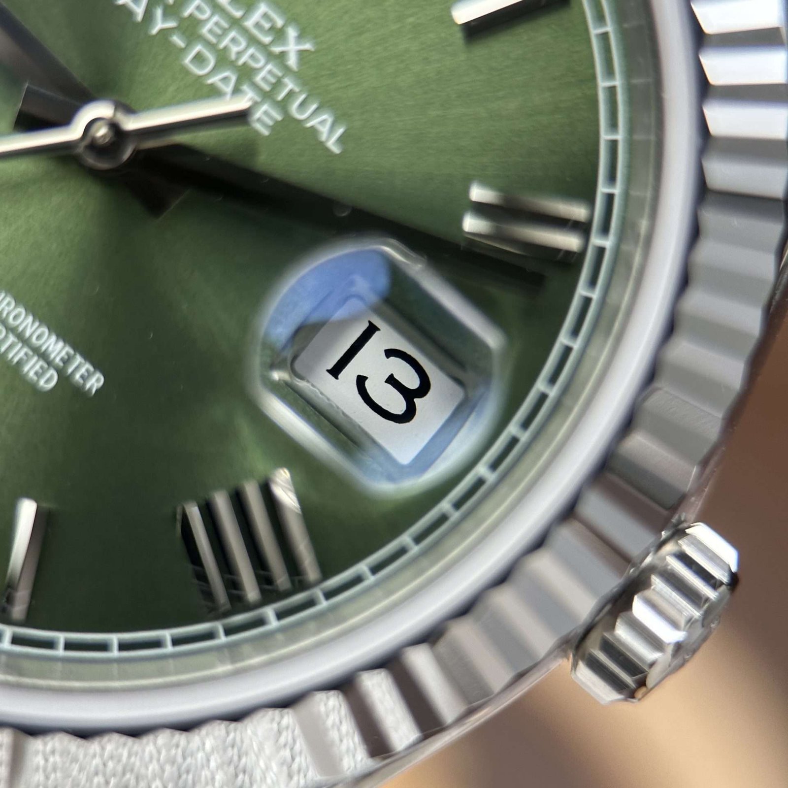 Dong-Ho-Rolex-Day-Date-Che-Tac-Mat-Xanh-La-Cay-Tinh-Chinh-Trong-Luong-212-Gram-Nha-May-RC-40mm-8