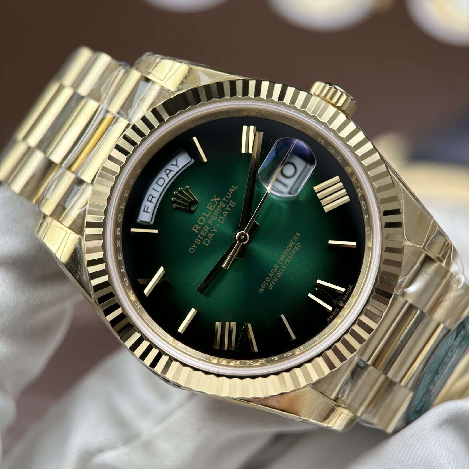 Dong-Ho-Rolex-Day-Date-Che-Tac-Mat-Xanh-Ombre-May-Calibre-3255-Super-Clone-Nha-May-RC-40mm-10