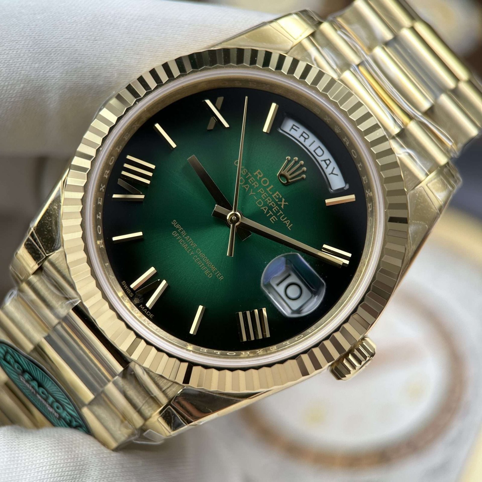 Dong-Ho-Rolex-Day-Date-Che-Tac-Mat-Xanh-Ombre-May-Calibre-3255-Super-Clone-Nha-May-RC-40mm-11