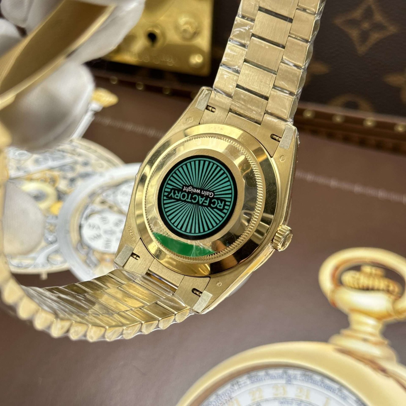 Dong-Ho-Rolex-Day-Date-Rep-11-Mat-Vang-Champagne-Trong-Luong-212-Gram-Chuan-Auth-RCF-40mm-2