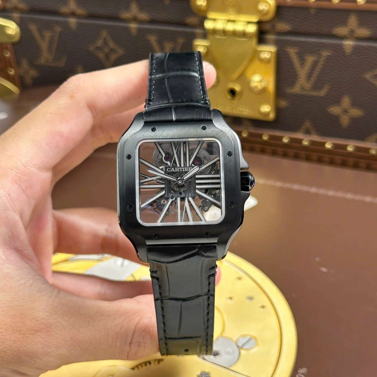 Dong-Ho-Cartier-Santos-Replica-11-Mat-So-Lo-Co-Day-Da-Mau-Den-39-9.jpg