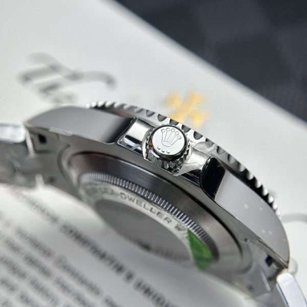 Dong-Ho-Rolex-Sea-Dweller-126600-Replica-Cao-Cap-Nha-May-VS-43mm-2-600×600