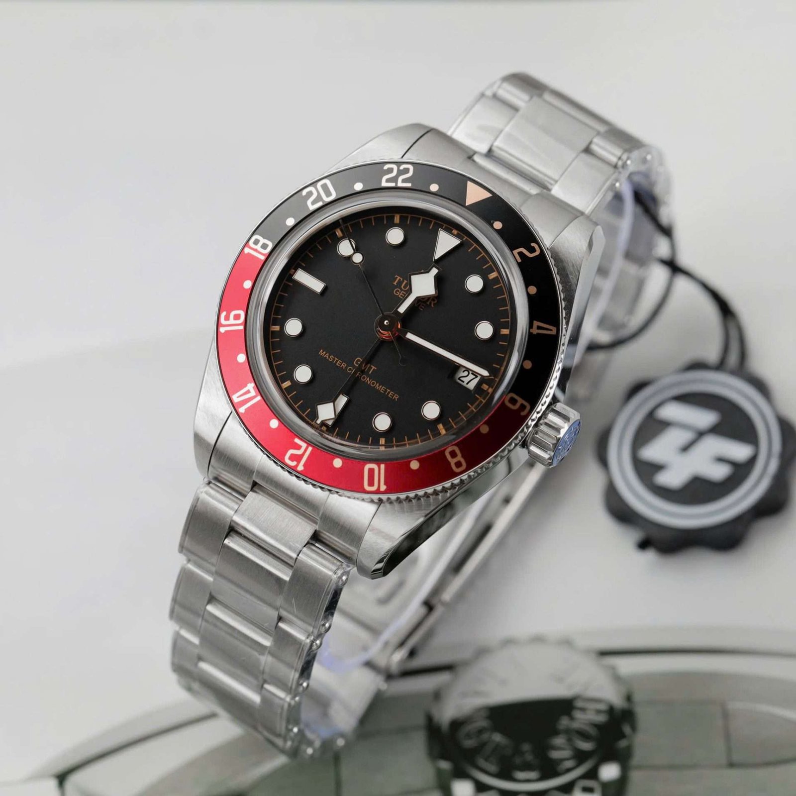 Dong-Ho-Tudor-Replica-11-Black-Bay-GMT-Nam-May-Co-Thuy-Sy-Nha-May-ZF-39mm-2.jpg
